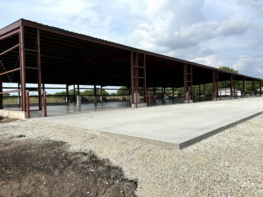 Agricultural concrete slab pour in Barry County, MO